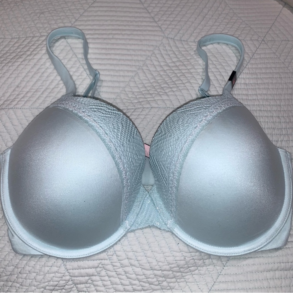 VS Body by Victoria Bra - NWT